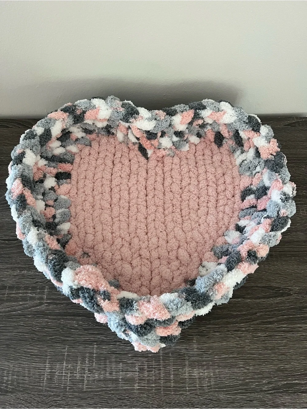 NWOT Handmade Pink Heart Chenille Pet Bed with Multicolor Braided Edge